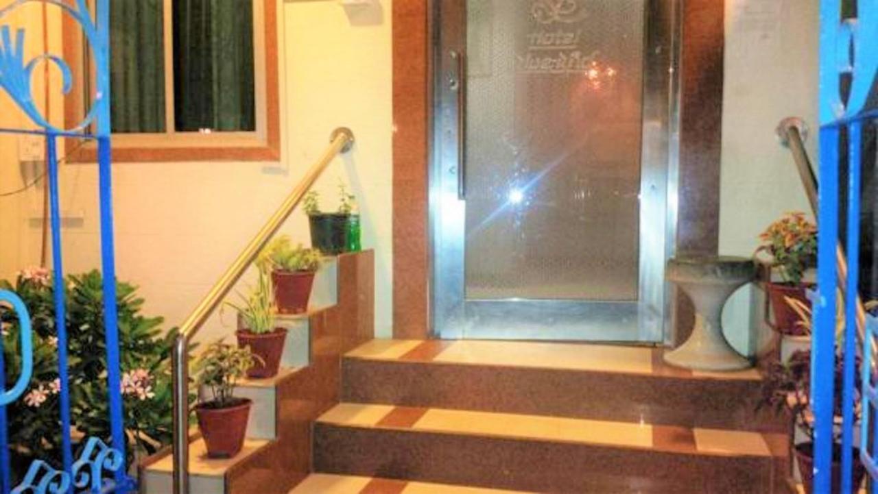 Hotel Blue Bird Colaba Mandve Exteriör bild