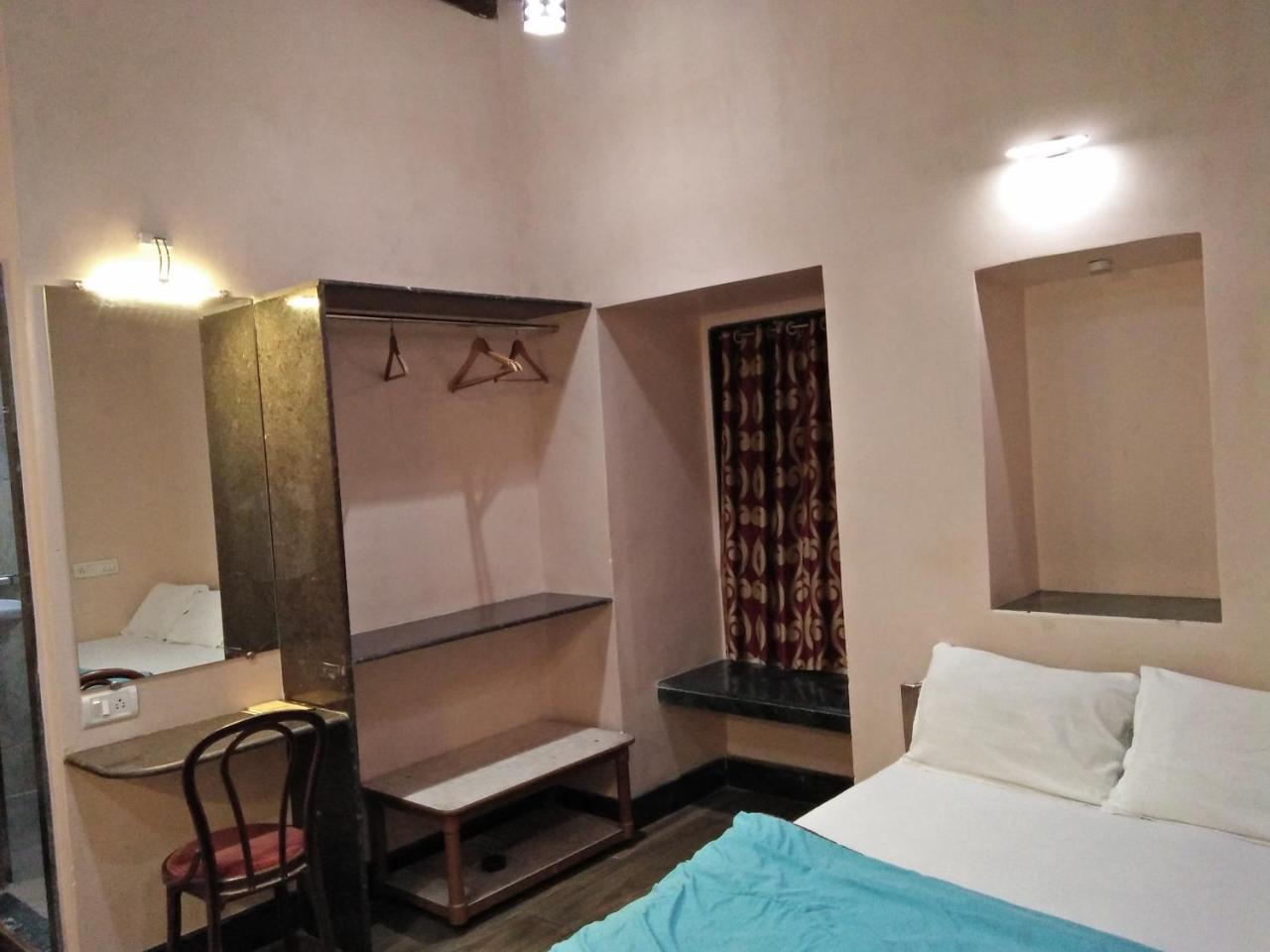 Hotel Blue Bird Colaba Mandve Exteriör bild