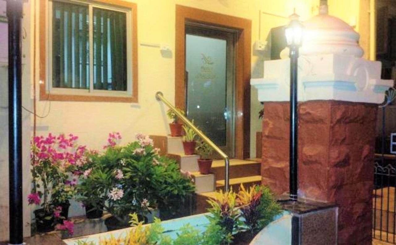 Hotel Blue Bird Colaba Mandve Exteriör bild