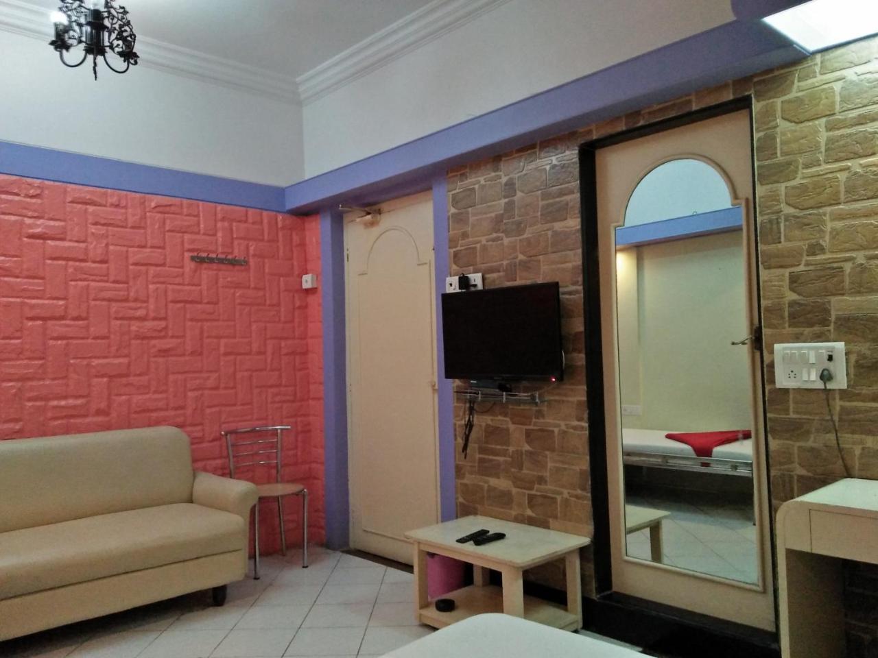 Hotel Blue Bird Colaba Mandve Exteriör bild