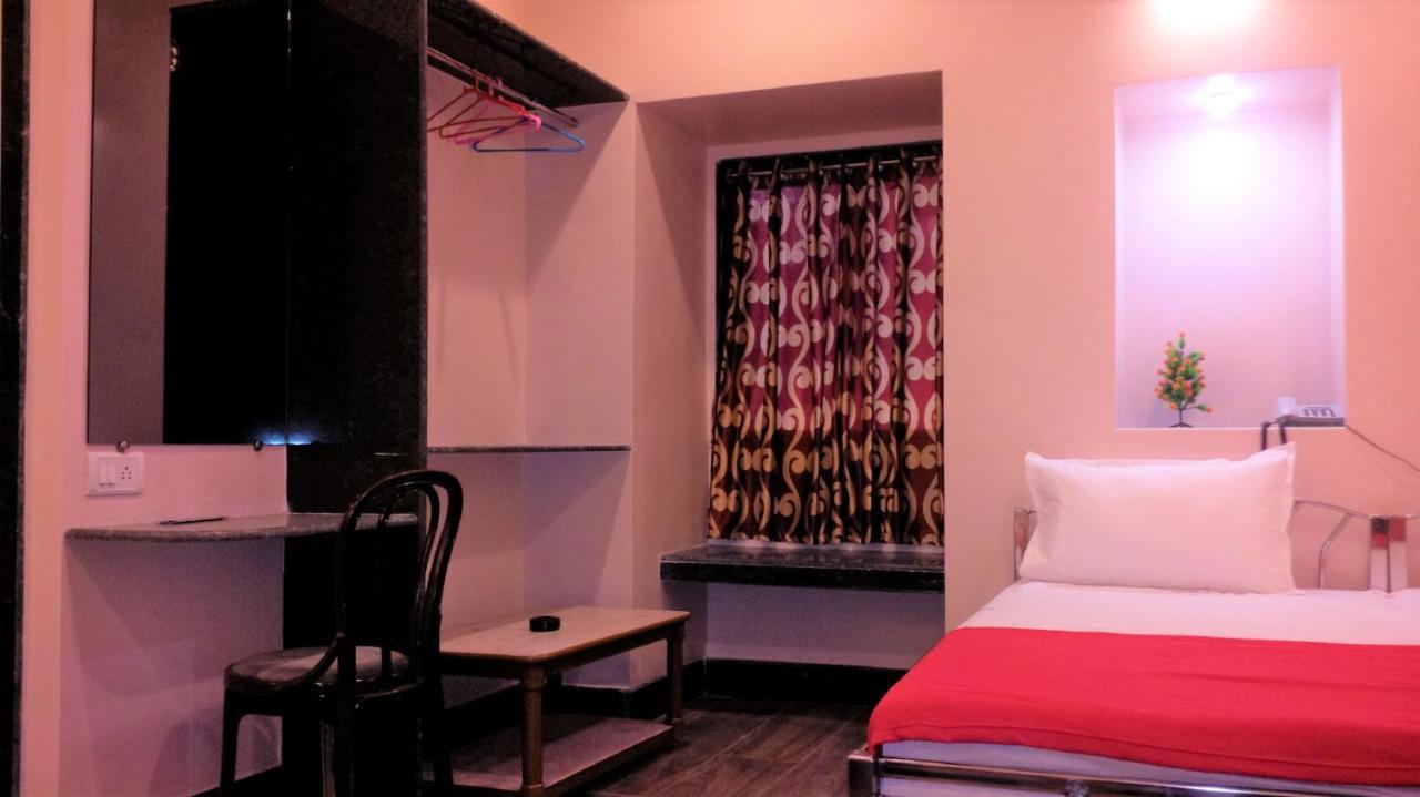 Hotel Blue Bird Colaba Mandve Exteriör bild