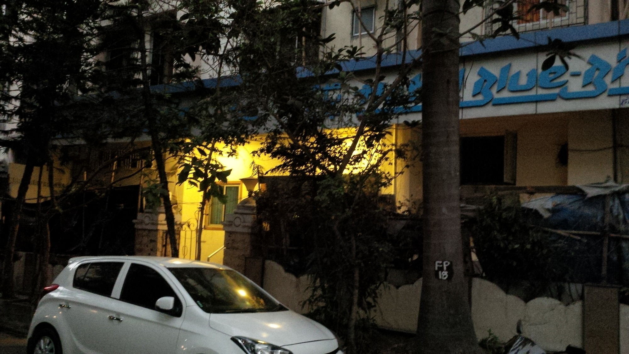 Hotel Blue Bird Colaba Mandve Exteriör bild